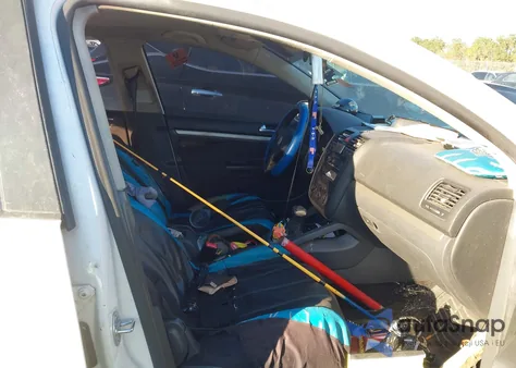 2007 Volkswagen Rabbit 4-Door из США, поврежденный, VIN WVWDS71K27W235706